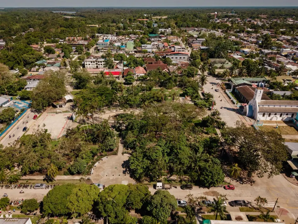 Arrivo di Leticia e logistica cittadina prima della partenza di Amazzonia